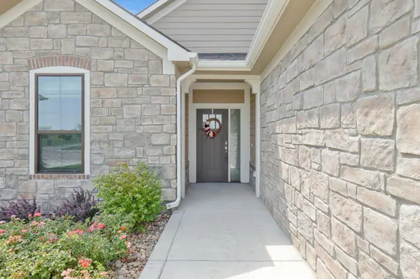 1433 S Canyon, Wichita, KS 67235