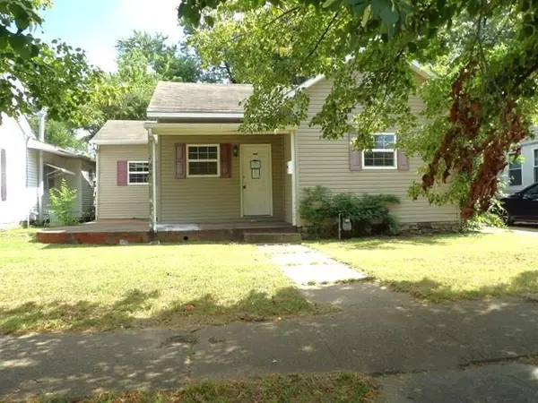 2420 Crawford Ave, Parsons, KS 67357