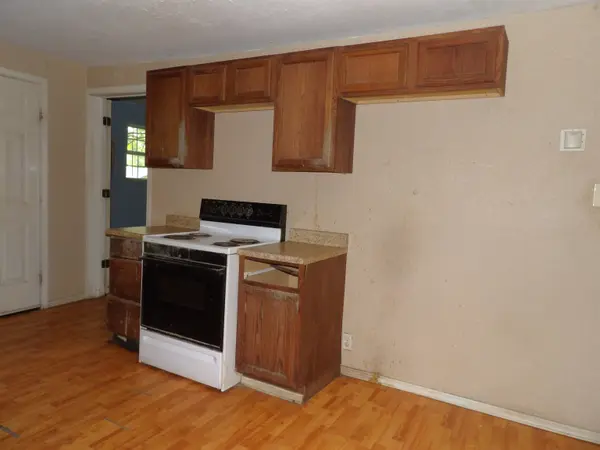 2420 Crawford Ave, Parsons, KS 67357