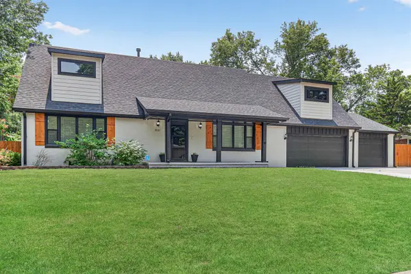 8121 E Willowbrook Rd, Wichita, KS 67207