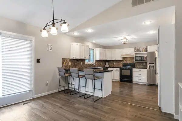 704 W 15th St, Newton, KS 67114