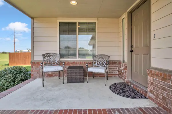 1224 Lazy Creek, Newton, KS 67114