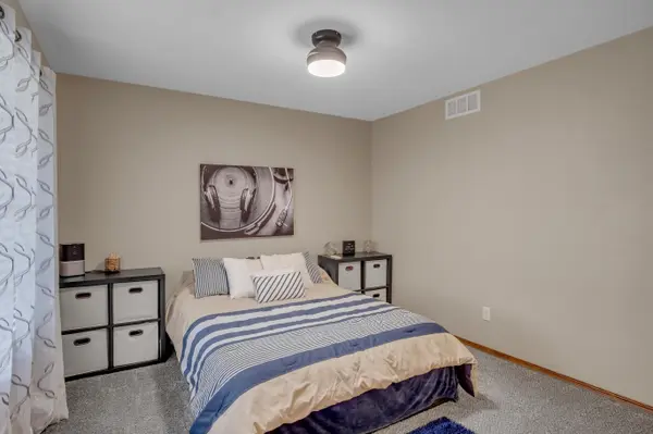 1224 Lazy Creek, Newton, KS 67114