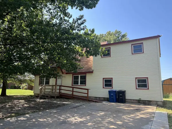 14 Woodland Dr, Augusta, KS 67010