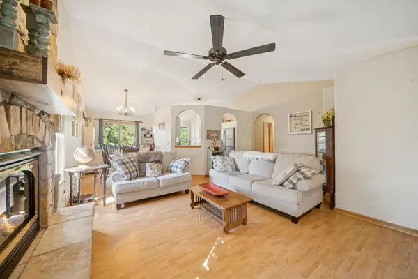 326 N Clay Cir, Wichita, KS 67206