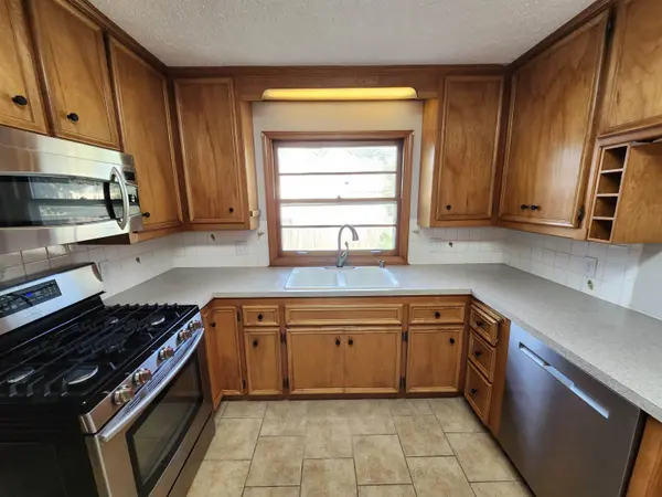 411 E Mulvane St, Mulvane, KS 67110
