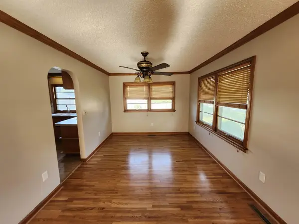 411 E Mulvane St, Mulvane, KS 67110