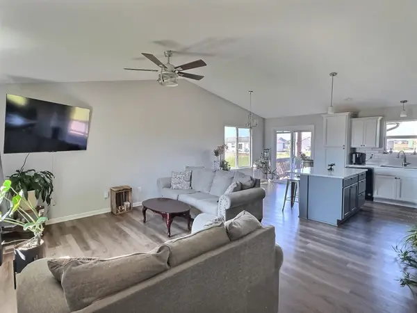 2009 S Chestnut St, Newton, KS 67114