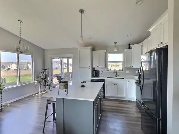 2009 S Chestnut St, Newton, KS 67114