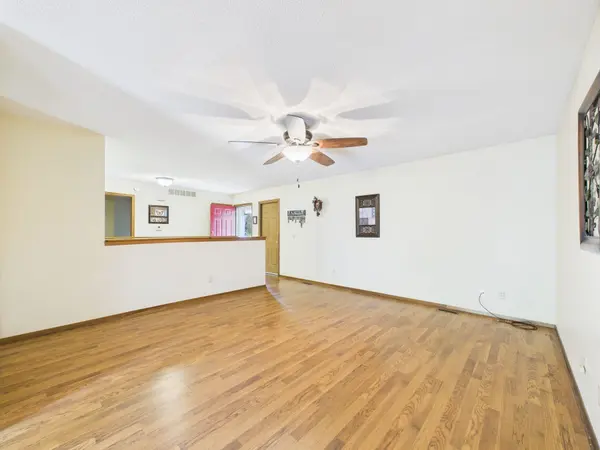 244 W Village Lake Dr, Derby, KS 67037