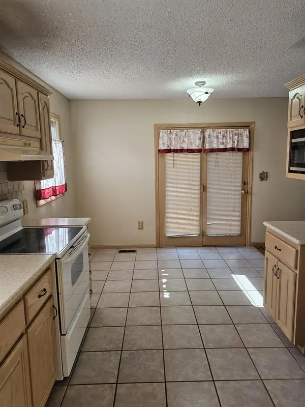 1727 W 5th, El Dorado, KS 67042