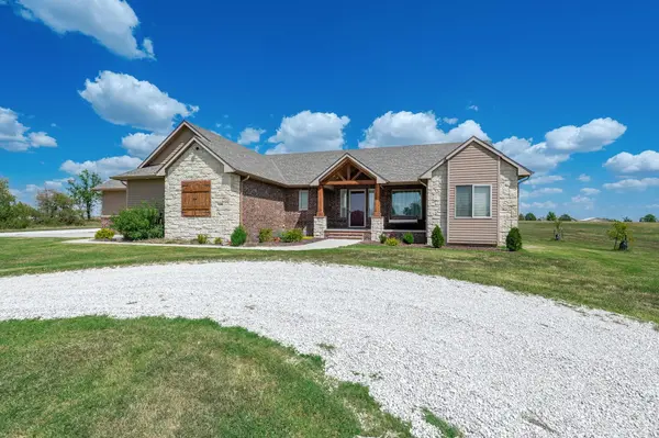 1610 S BONANZA CIR, Garden Plain, KS 67050
