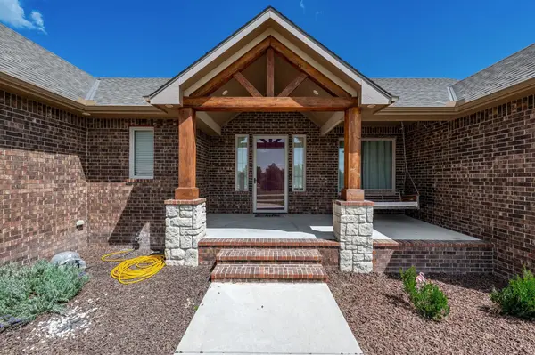 1610 S BONANZA CIR, Garden Plain, KS 67050