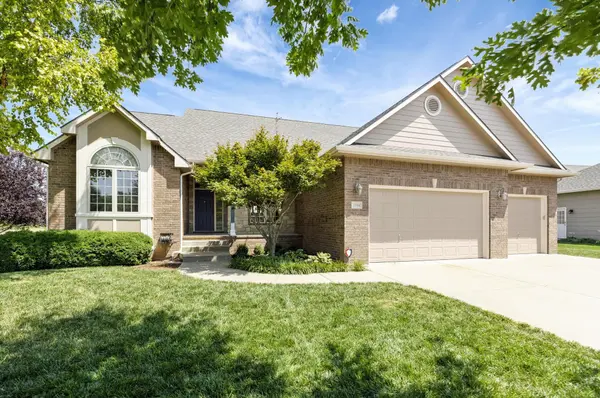 2304 Chestnut Ct, Augusta, KS 67010