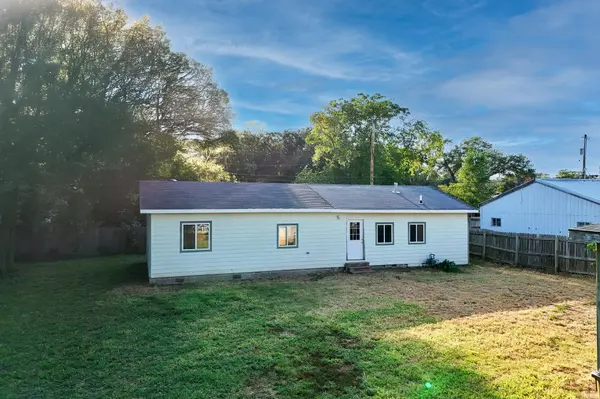 409 S Walnut St, Douglass, KS 67039