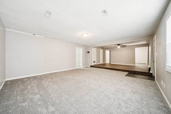 3181 S Davidson St, Wichita, KS 67210