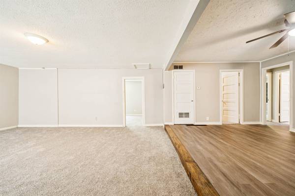 3181 S Davidson St, Wichita, KS 67210