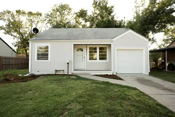 1921 S Vine St, Wichita, KS 67213