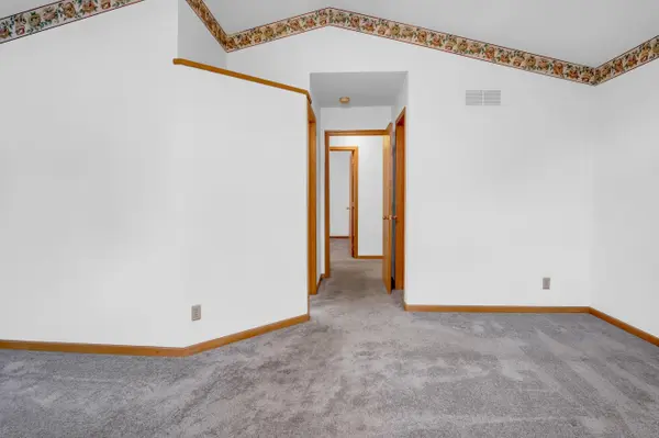 1112 Wedgewood Pl, Newton, KS 67114