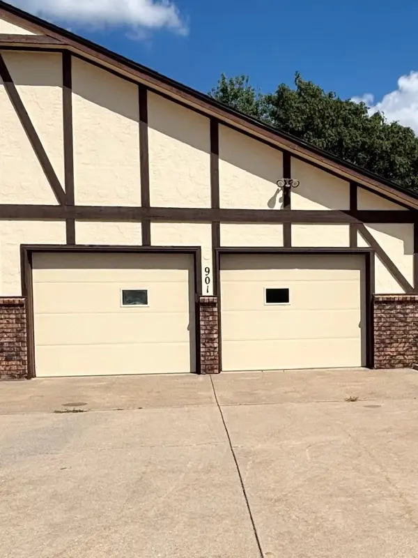 3536 W 2nd St N, Wichita, KS 67203