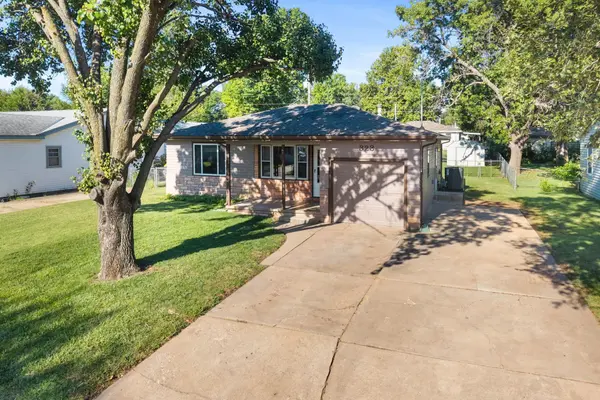 323 S Hungerford Ave, Haysville, KS 67060