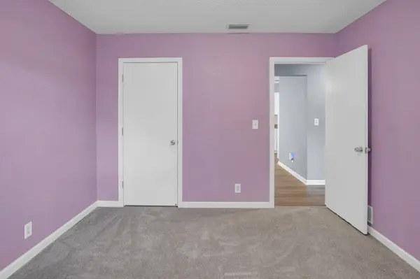 6220 Woodlow Dr, Bel Aire, KS 67220