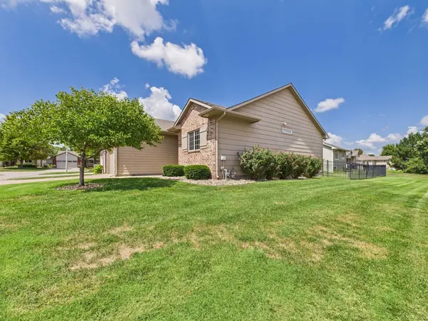 406 S Nineiron Ct, Wichita, KS 67235