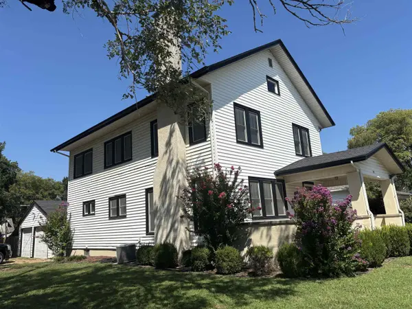 803 N Merchant St, Belle Plaine, KS 67013