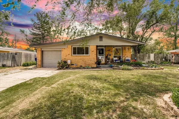 1311 E Cloverdale Dr, Park City, KS 67219