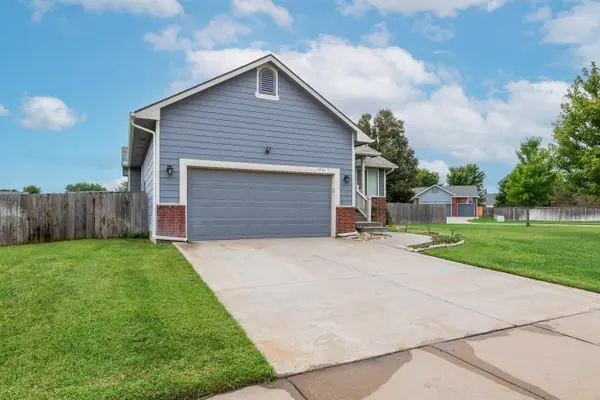10615 W Yosemite St, Wichita, KS 67215