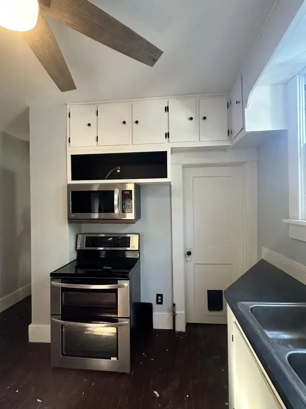 411 E 4th St, Newton, KS 67114