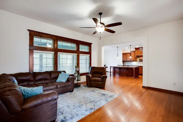 3142 N Landon Cir, Wichita, KS 67205