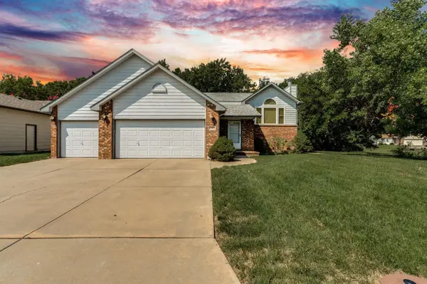 1601 N Prairie Run Cir, Mulvane, KS 67110