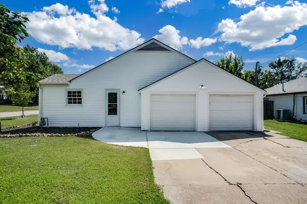 353 N Pinecrest St, Wichita, KS 67208