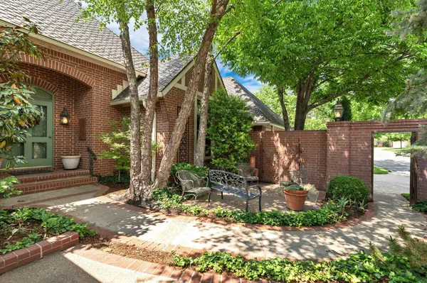 9215 E Killarney, Wichita, KS 67206