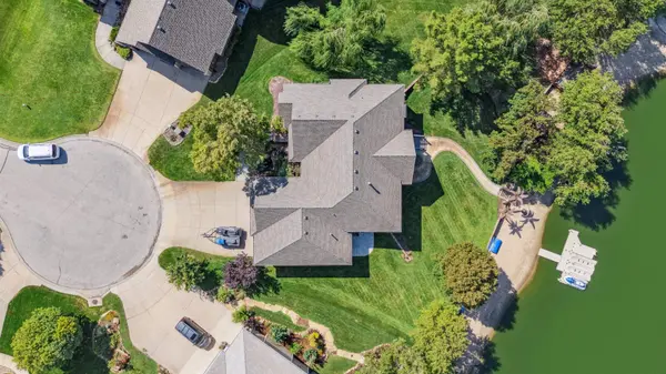 3213 N North Shore Ct, Wichita, KS 67205