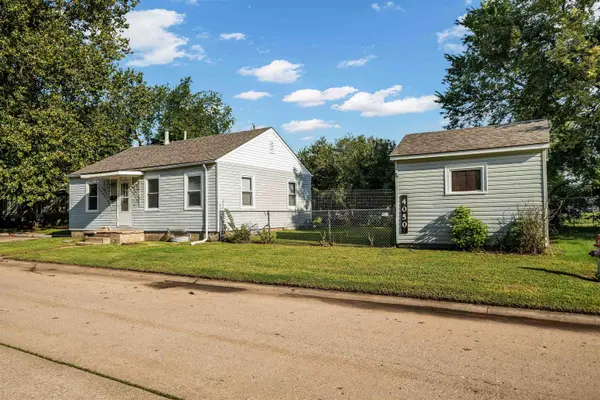 4050 E Whitney Ln, Wichita, KS 67210