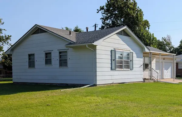 1018 SE 3rd, Newton, KS 67114
