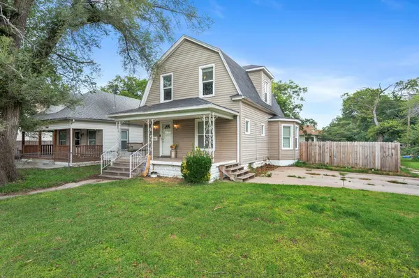 2402 W Maple St, Wichita, KS 67213