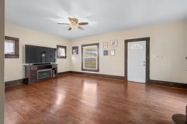 2402 W Maple St, Wichita, KS 67213