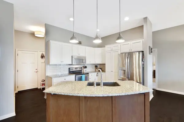 1240 N Countrywalk Ct, Rose Hill, KS 67133
