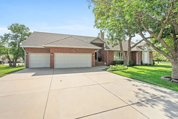 506 Ridge Point Dr, Mulvane, KS 67110-1254