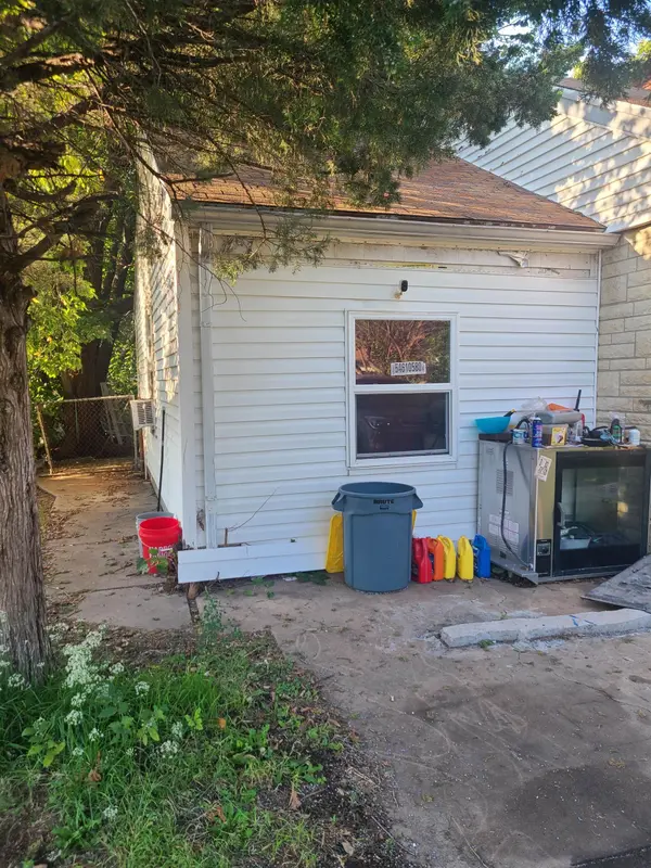 2756 E Rivera St, Wichita, KS 67211