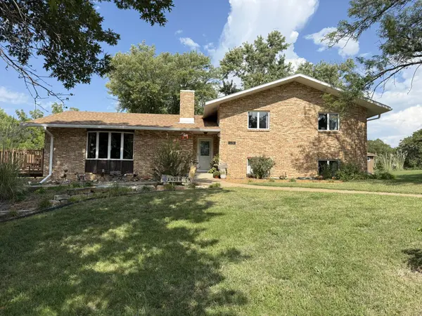 307 Kunkle Dr, Ellsworth, KS 67439