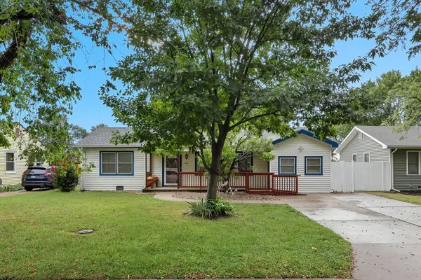 541 N 8th St, Towanda, KS 67144