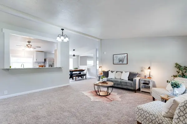 9735 S Laura St, Haysville, KS 67060