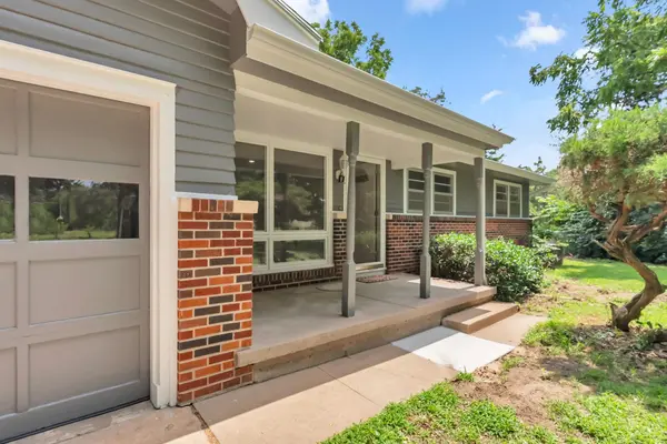 5516 N Armstrong St, Wichita, KS 67204