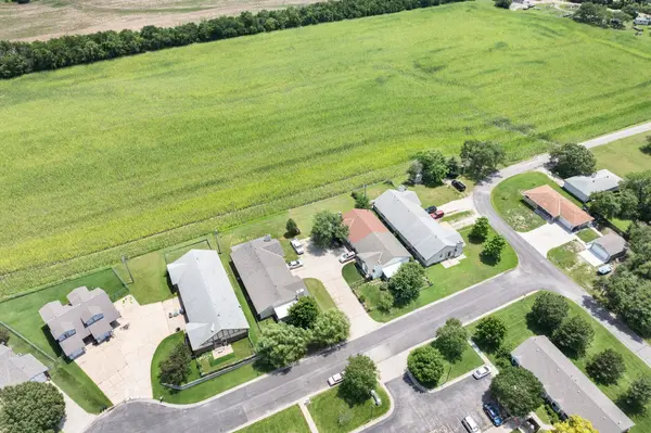 506 Plum Blue Cir, Benton, KS 67017
