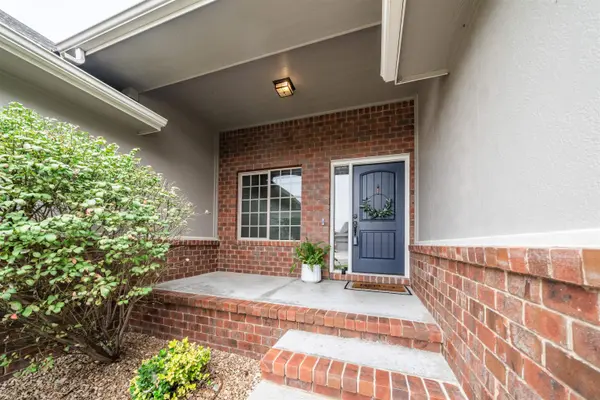 2518 N Graystone Cir, Wichita, KS 67228