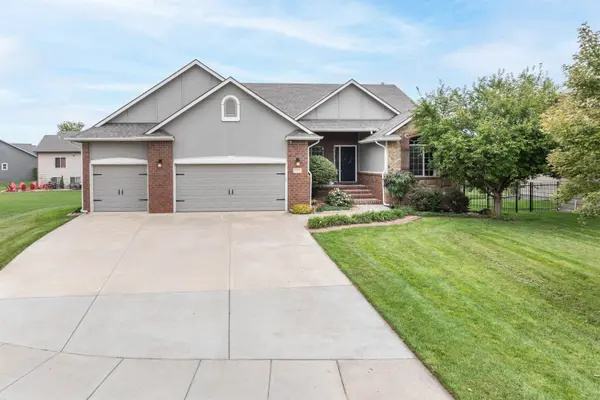 2518 N Graystone Cir, Wichita, KS 67228